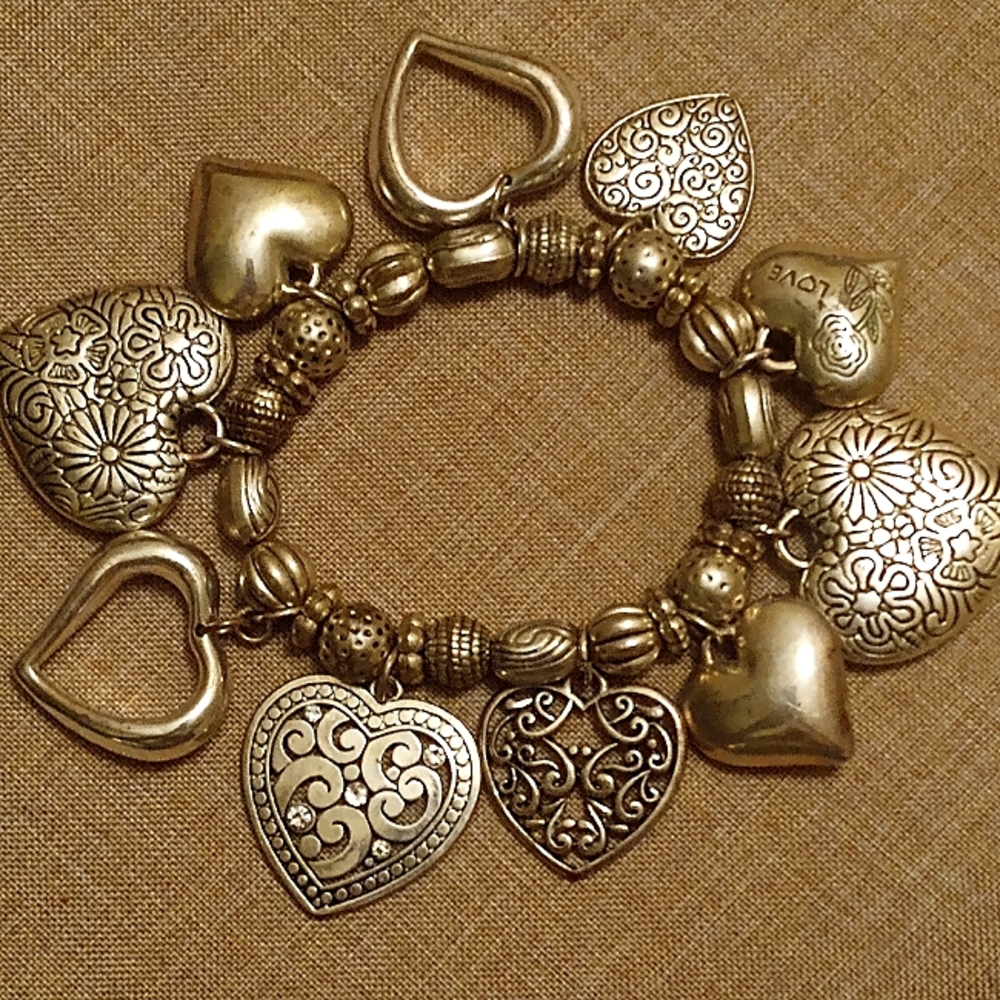 Liza Kim Silver Tone Stretch Heart Charms Bracelet